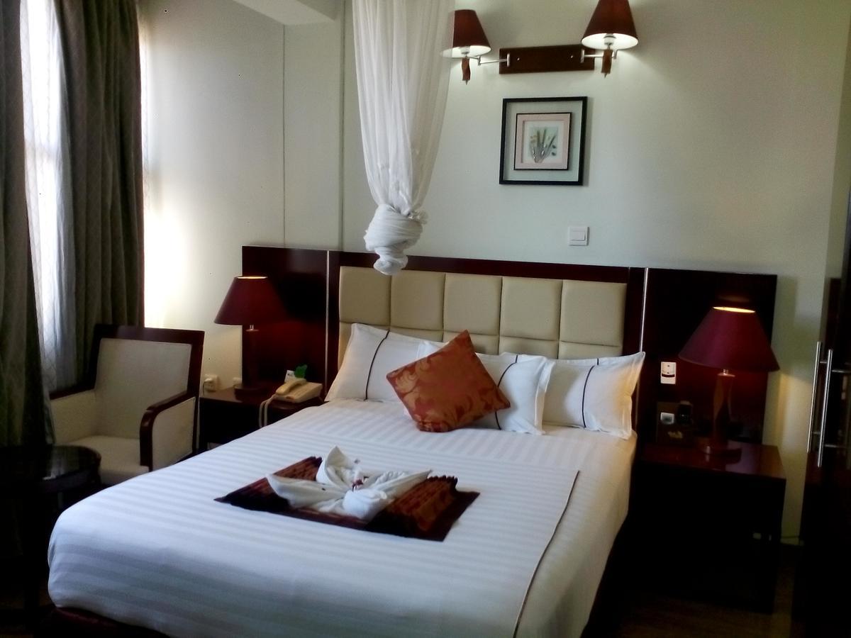 Rahnile Hotel Bahir Dar Exterior foto