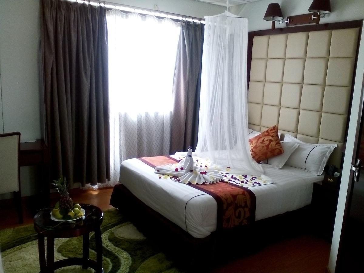 Rahnile Hotel Bahir Dar Exterior foto