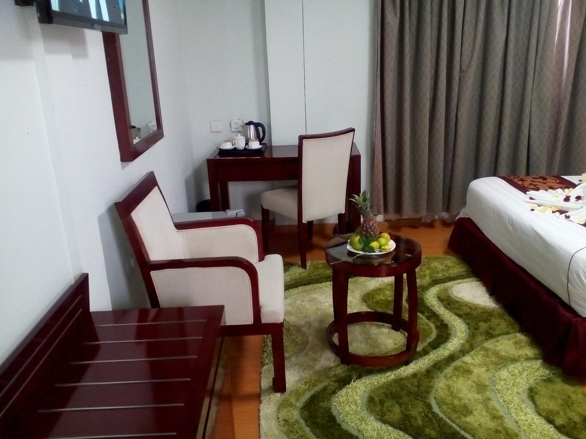 Rahnile Hotel Bahir Dar Exterior foto