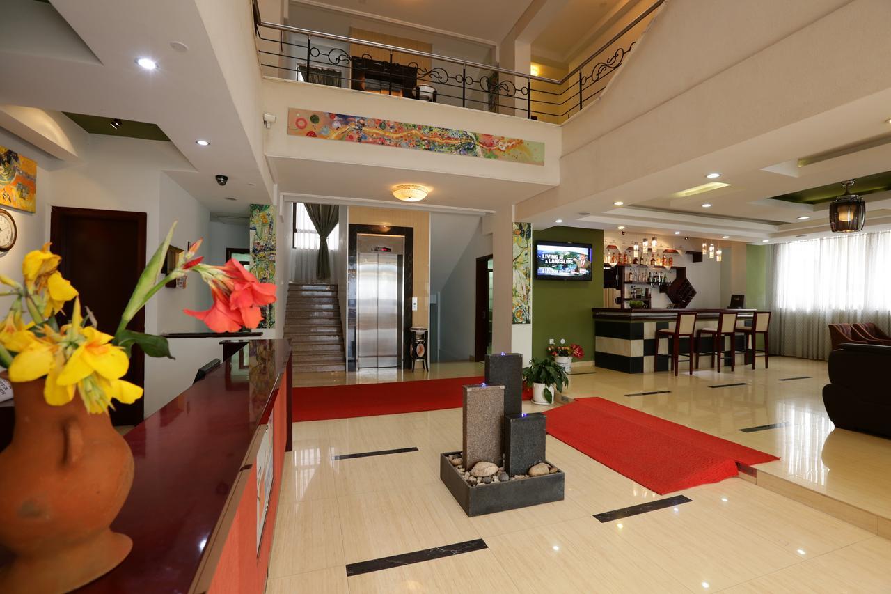 Rahnile Hotel Bahir Dar Exterior foto